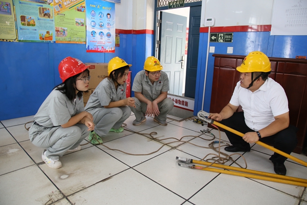 1641350872743015.jpg 师带徒.JPG