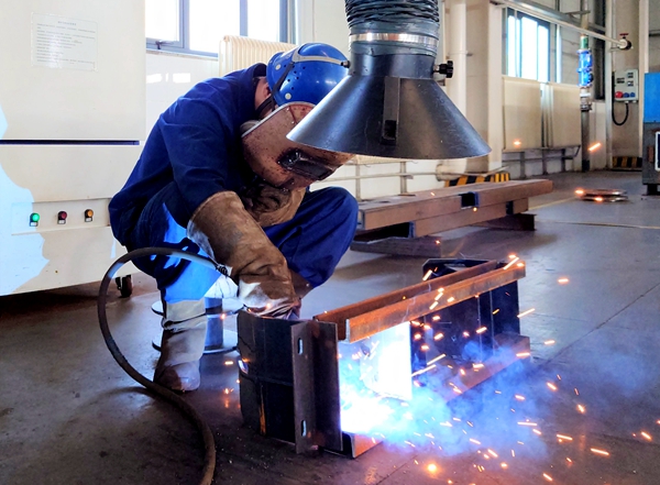 1679280320117371.jpg 忙生产1.jpg