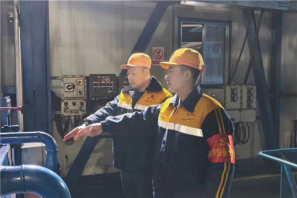 1681095951343059.jpg 党员查隐患.jpg