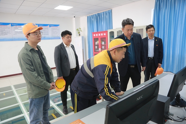 1682931768108904.jpg 检查慰问 (1).JPG