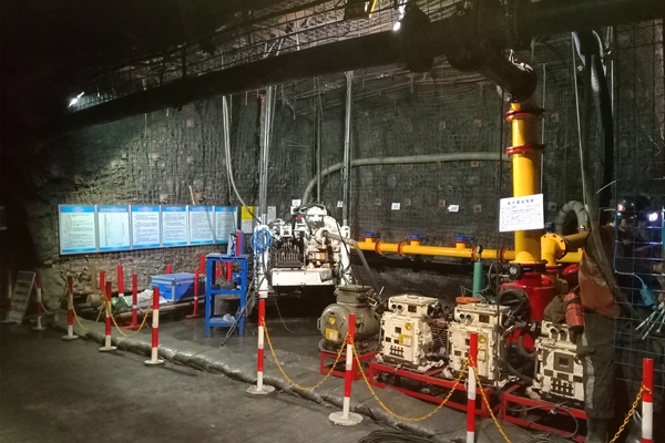 1693467194129428.jpg 施工定向长距离区域预抽钻孔_副本.jpg