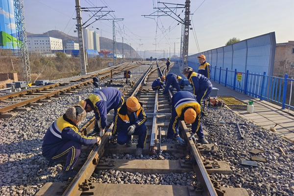 1700531274151816.jpg 替换线路钢轨_副本.jpg