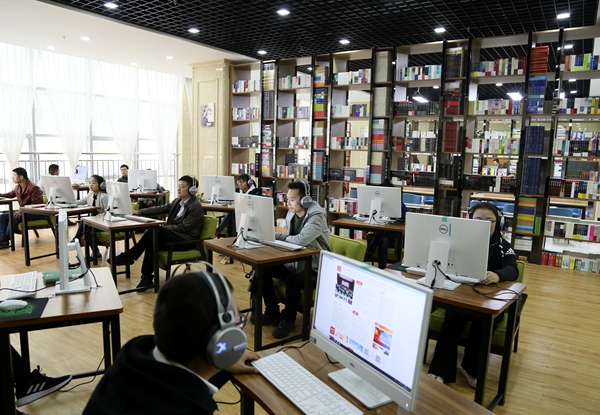 1668764008409191.jpg 图为尊龙凯时孟村矿职工图书室a.JPG