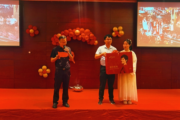 1689060556159345.jpg 职工完婚慰问_副本.jpg